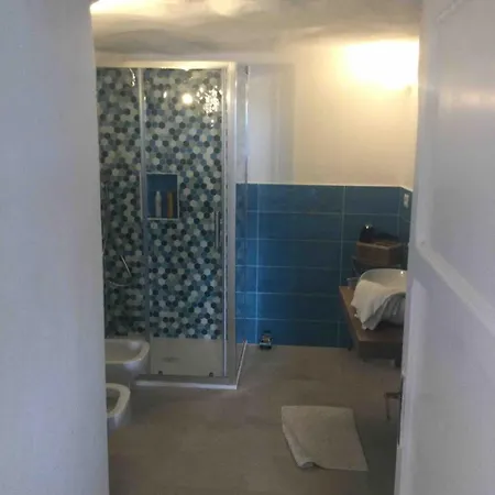 Apartment Typical Style In Downtown Ponza